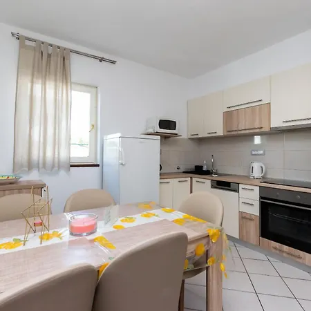 Apartments Miranda Lopar Exterior photo