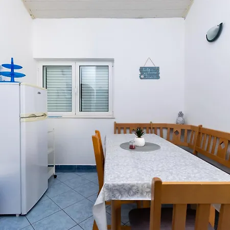 Apartments Miranda Lopar Exterior photo