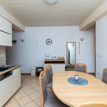 Apartments Miranda Lopar Exterior photo
