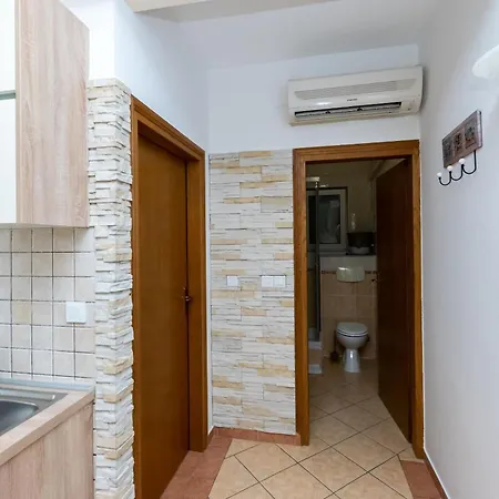 Apartments Miranda Lopar Exterior photo