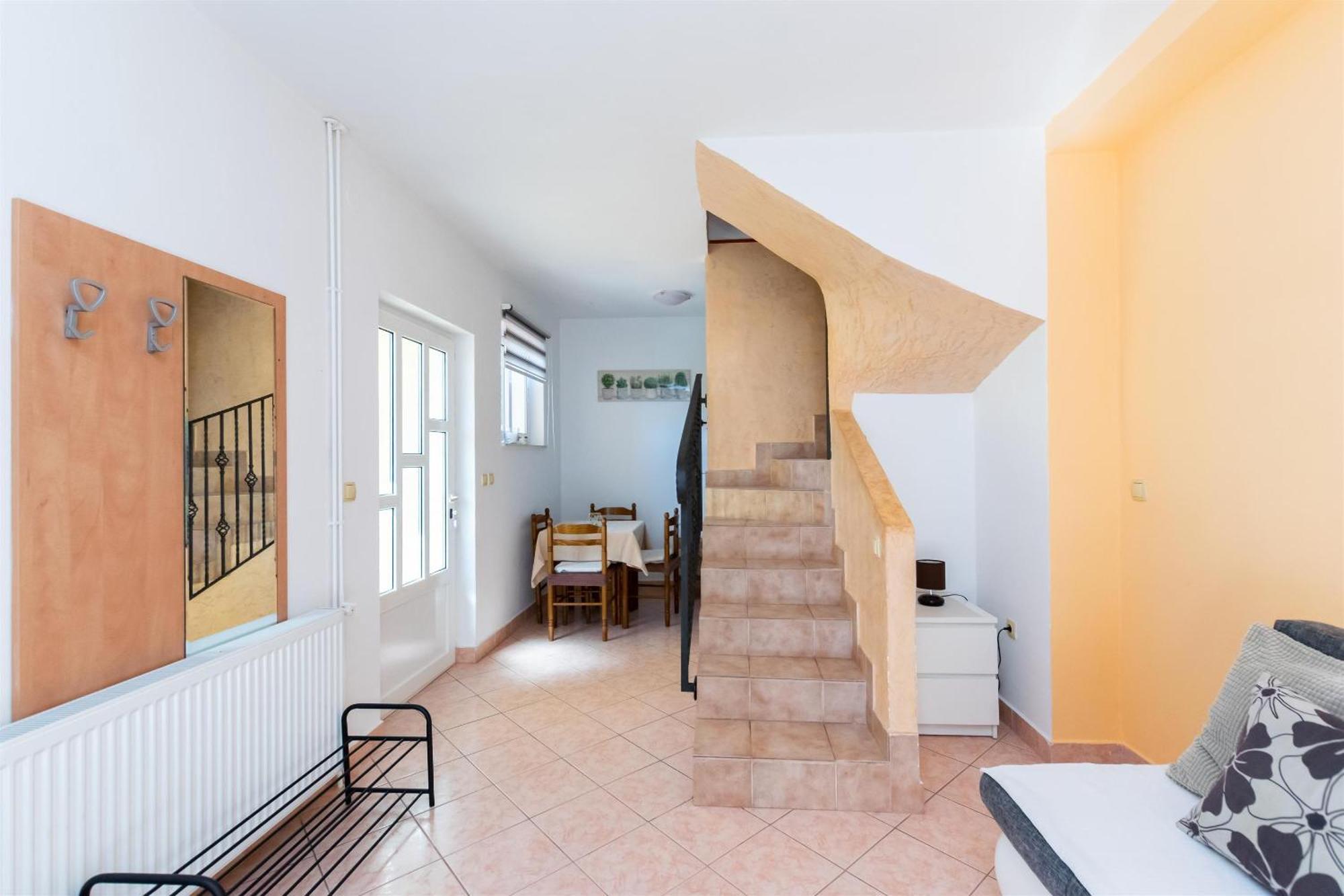 Miranda Apartment