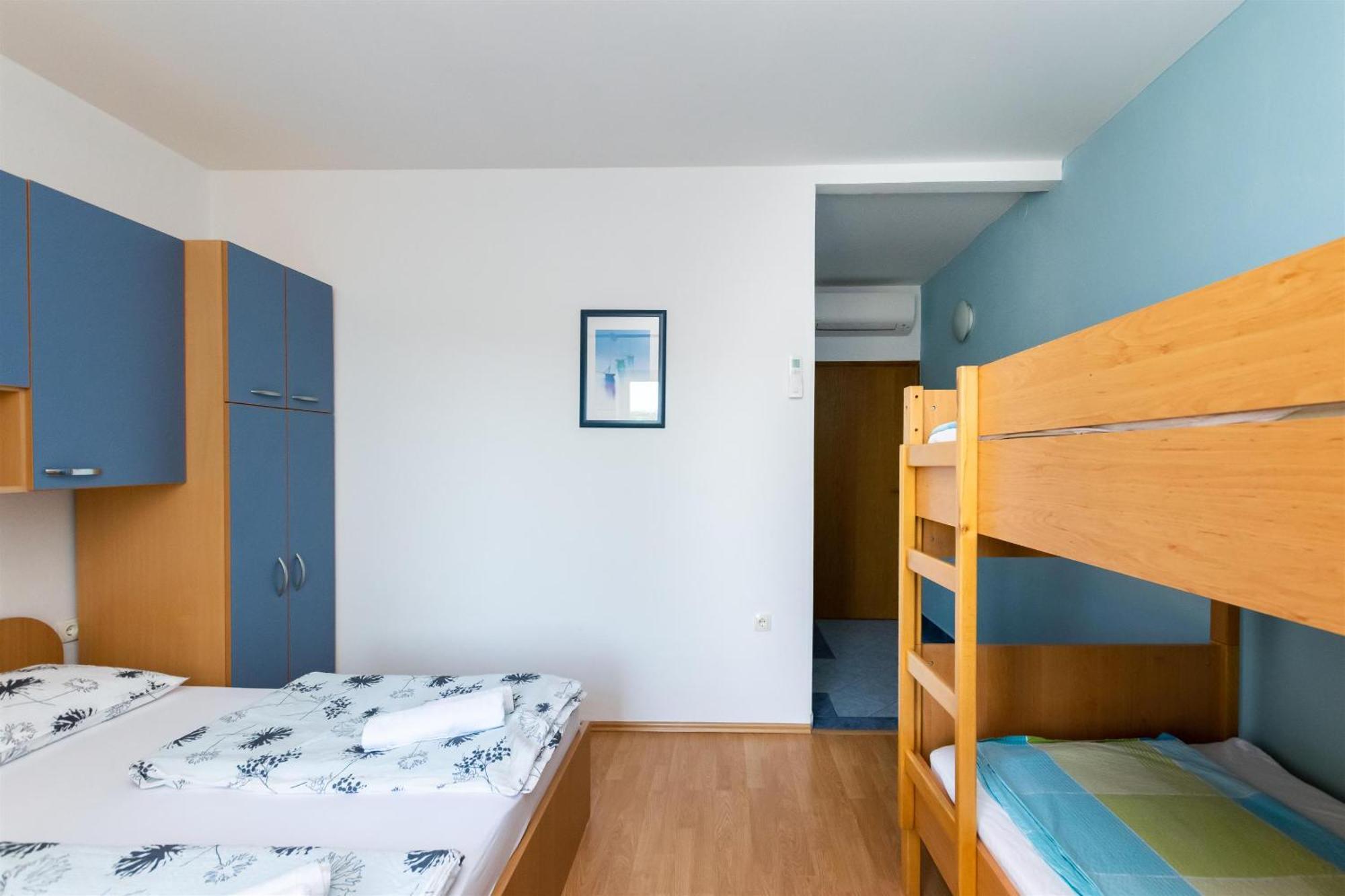 Miranda Apartment Lopar