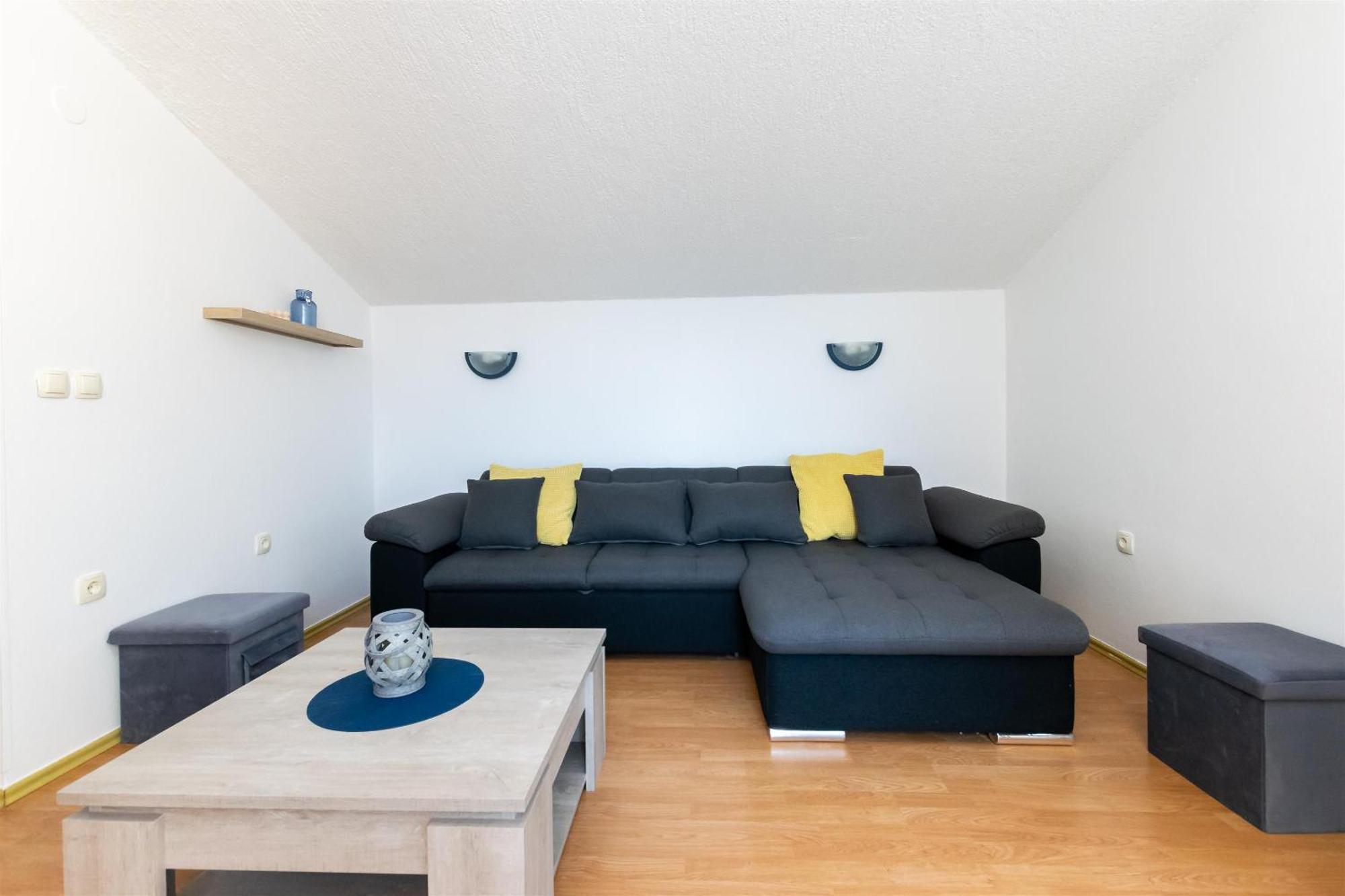 Apartment Miranda Lopar