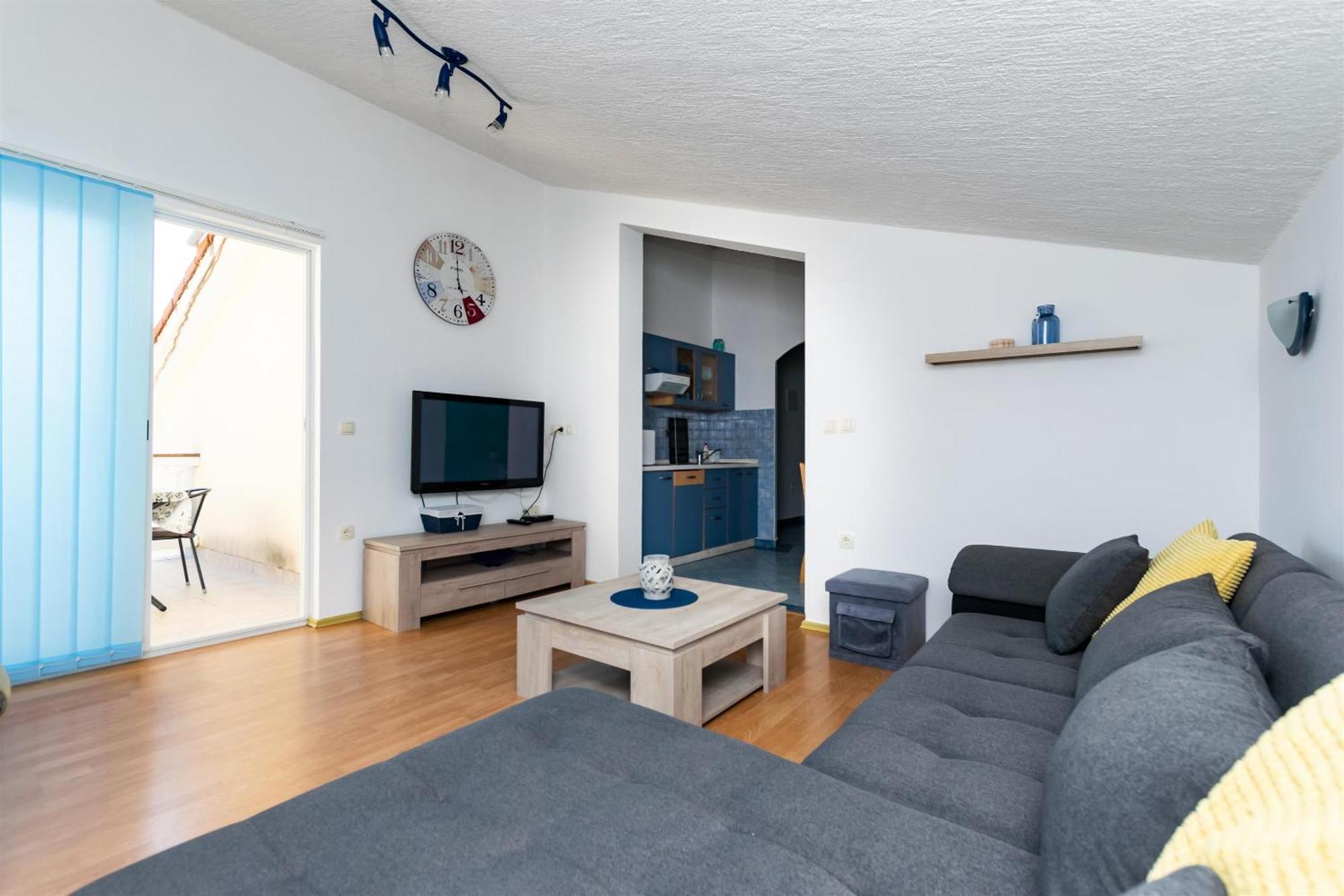 Miranda Apartment Lopar